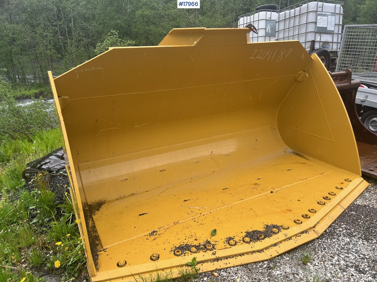 Radlader Caterpillar 966M: das Bild 15