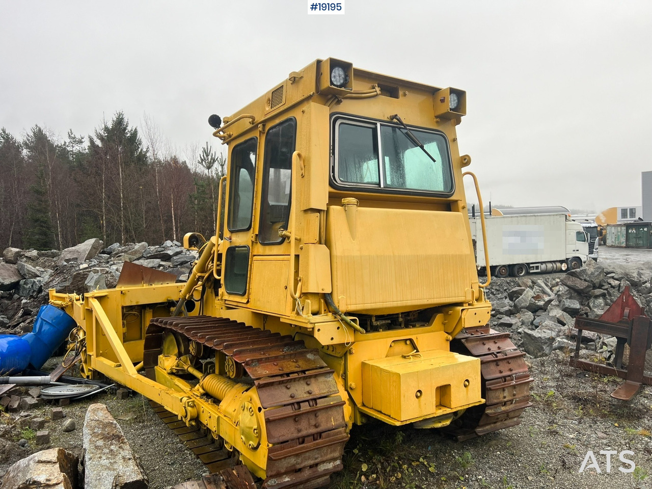 Caterpillar D5B - Bulldozer: das Bild 1 Caterpillar D5B - Bulldozer: das Bild 1