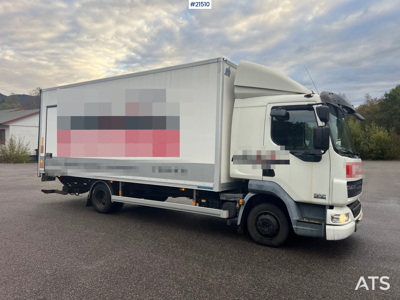 DAF LF 45 4x2 Skapbil m/ lift Rep.Objekt - Koffer LKW: das Bild 2 DAF LF 45 4x2 Skapbil m/ lift Rep.Objekt - Koffer LKW: das Bild 2