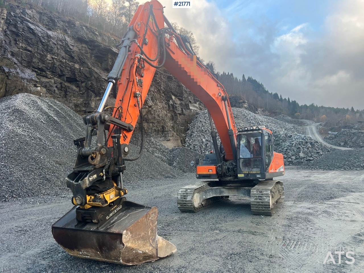 Doosan Dx300lc-5 Gravemaskin m/ rototilt og pusseskuffe - Bagger: das Bild 3 Doosan Dx300lc-5 Gravemaskin m/ rototilt og pusseskuffe - Bagger: das Bild 3