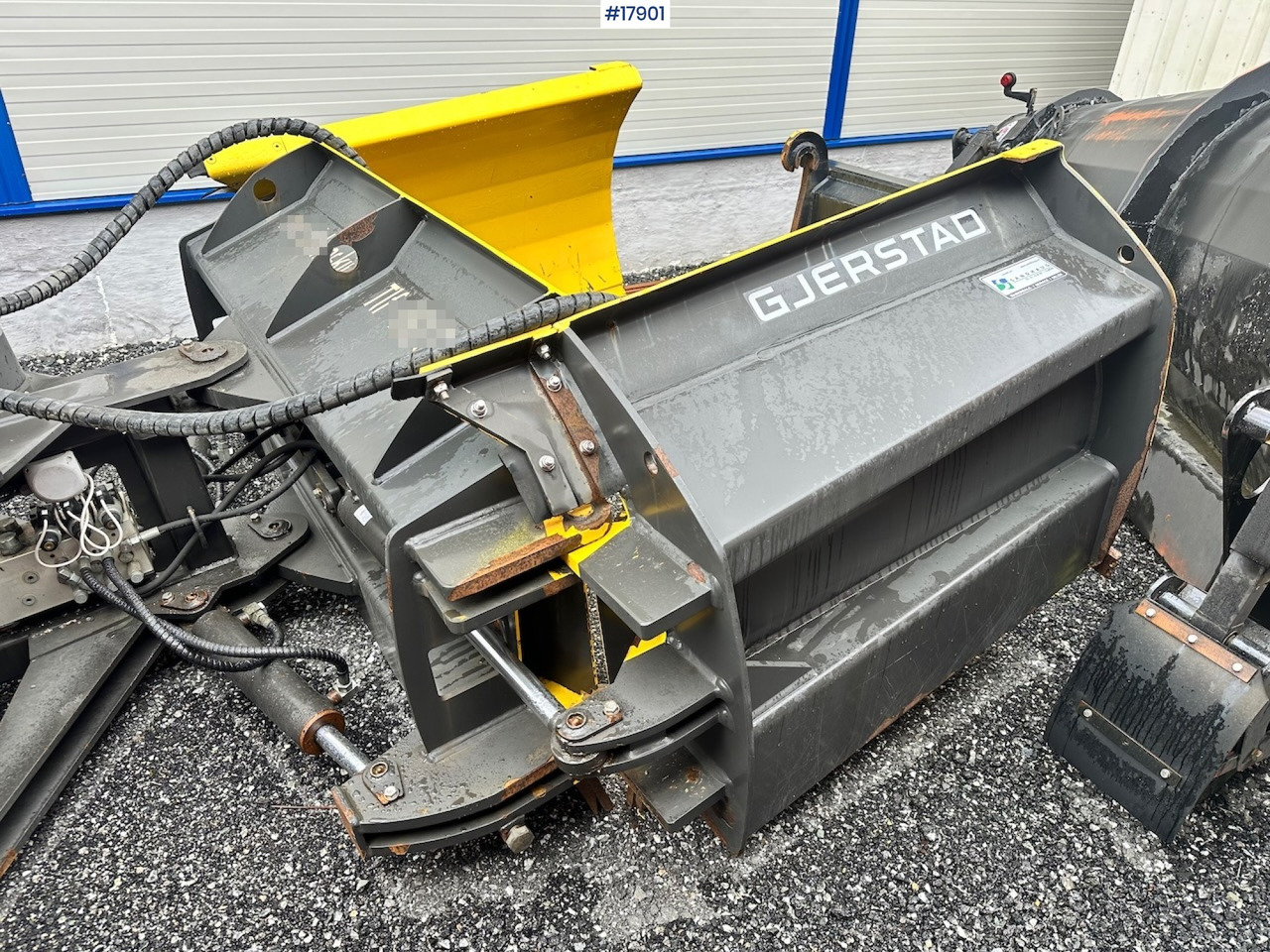Gjerstad HSV - Schneepflug für Baumaschine: das Bild 2 Gjerstad HSV - Schneepflug für Baumaschine: das Bild 2