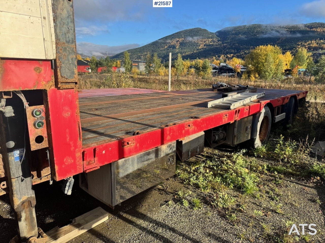 HRD Kransemi - Pritschenauflieger/ Plattformauflieger: das Bild 3 HRD Kransemi - Pritschenauflieger/ Plattformauflieger: das Bild 3