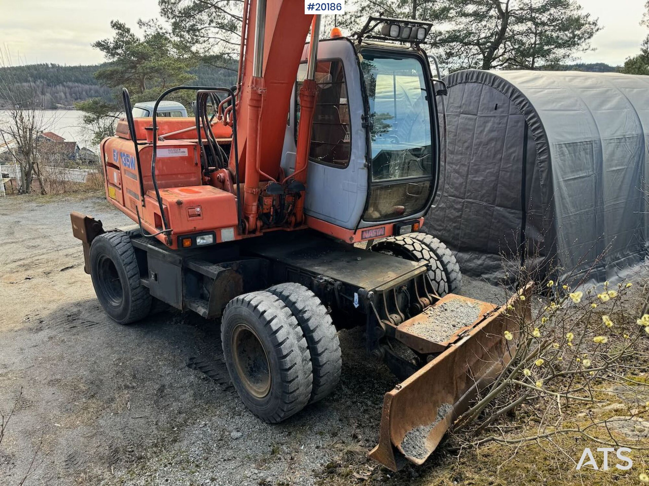 Hitachi EX135W - Bagger: das Bild 5 Hitachi EX135W - Bagger: das Bild 5