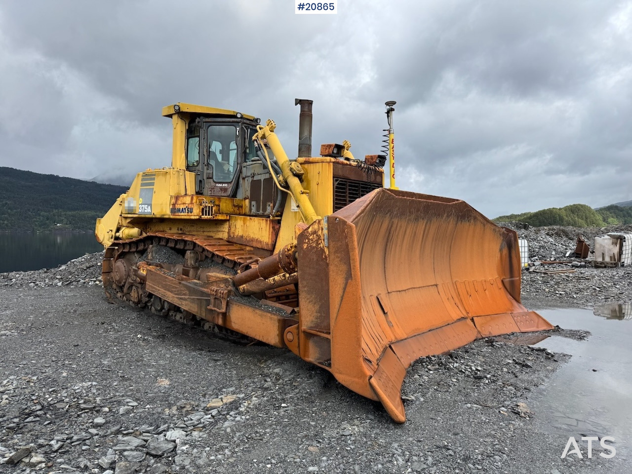 Komatsu D 375 A - Bulldozer: das Bild 2 Komatsu D 375 A - Bulldozer: das Bild 2