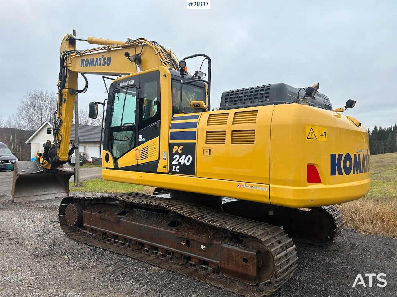 Komatsu PC240LC-11E0 Beltegraver m/ Rotortilt og Pusseskuffe - Kettenbagger: das Bild 2 Komatsu PC240LC-11E0 Beltegraver m/ Rotortilt og Pusseskuffe - Kettenbagger: das Bild 2