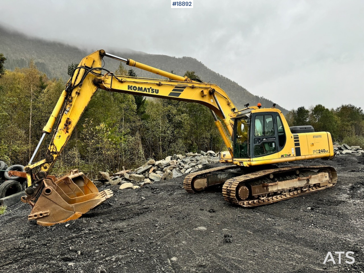 Komatsu PC240LC-6K - Bagger: das Bild 2 Komatsu PC240LC-6K - Bagger: das Bild 2