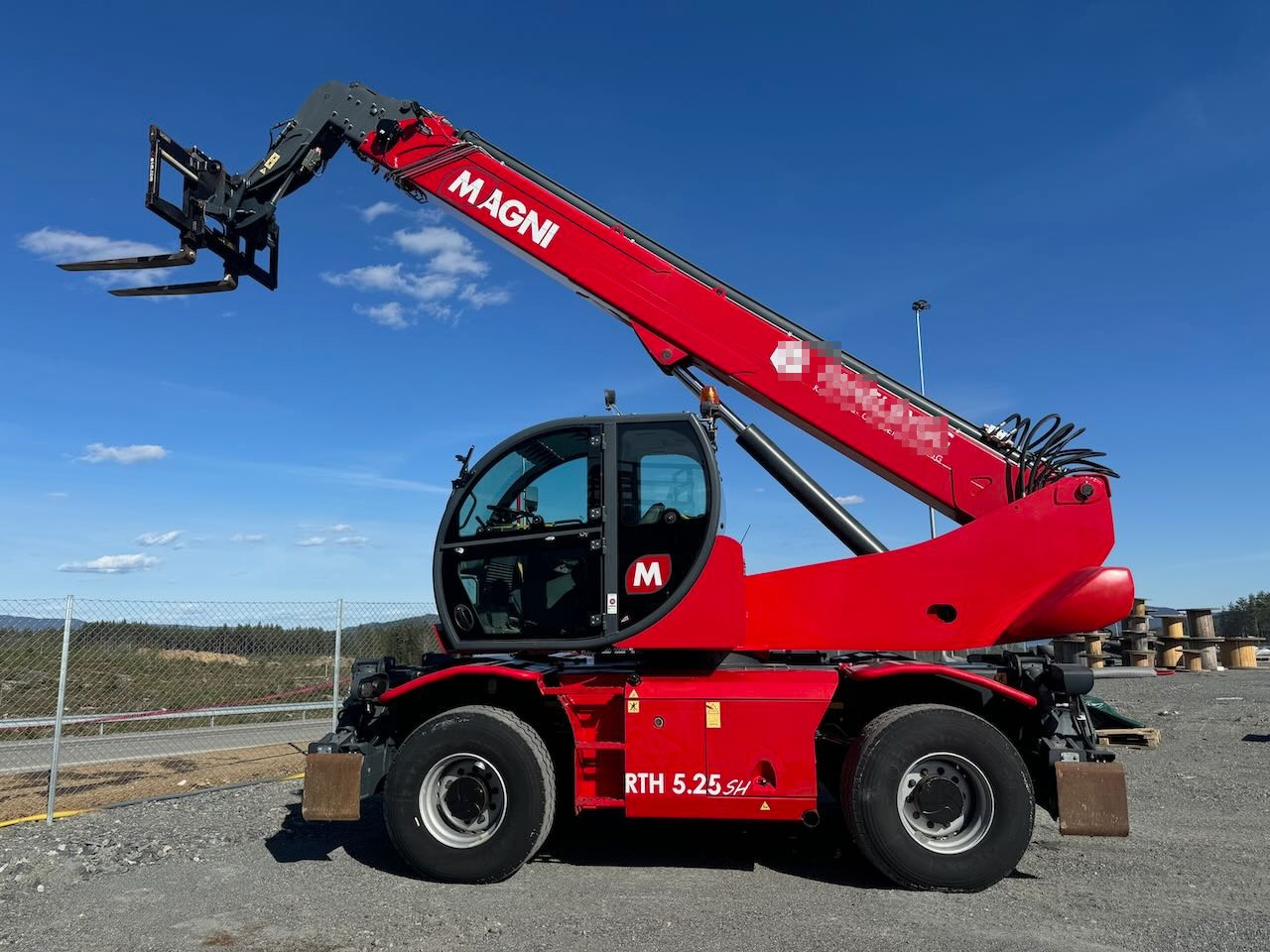 Magni RTH - Teleskoplader: das Bild 1 Magni RTH - Teleskoplader: das Bild 1