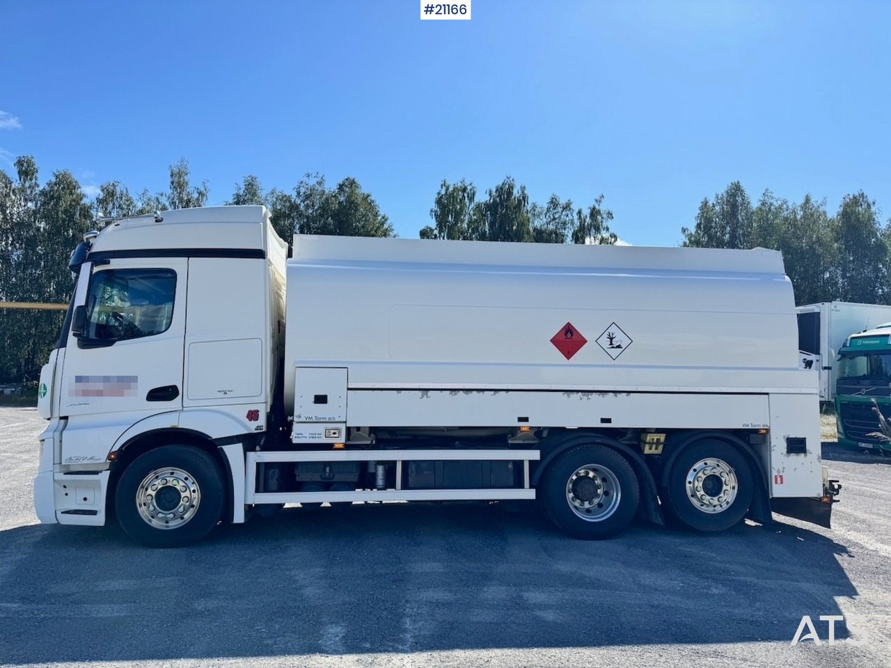 Mercedes Actros 2553 - Tankwagen: das Bild 3 Mercedes Actros 2553 - Tankwagen: das Bild 3