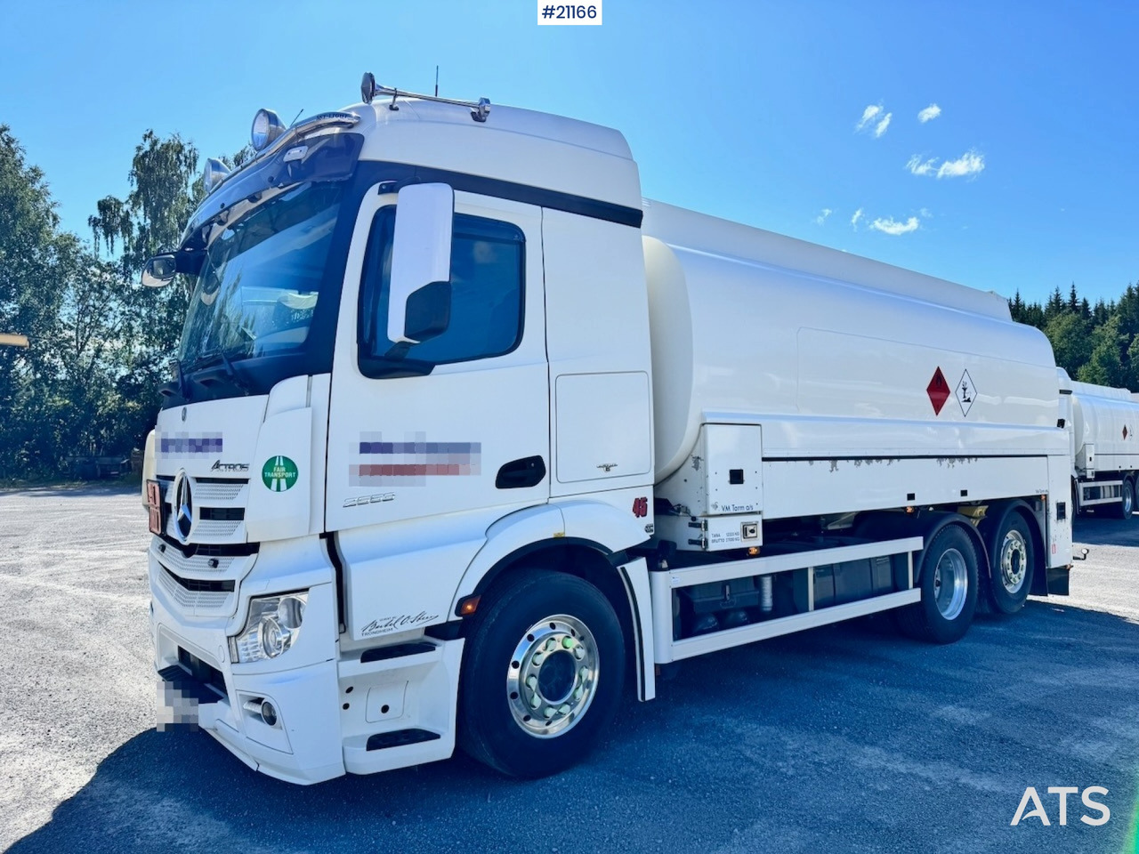 Mercedes Actros 2553 - Tankwagen: das Bild 2 Mercedes Actros 2553 - Tankwagen: das Bild 2