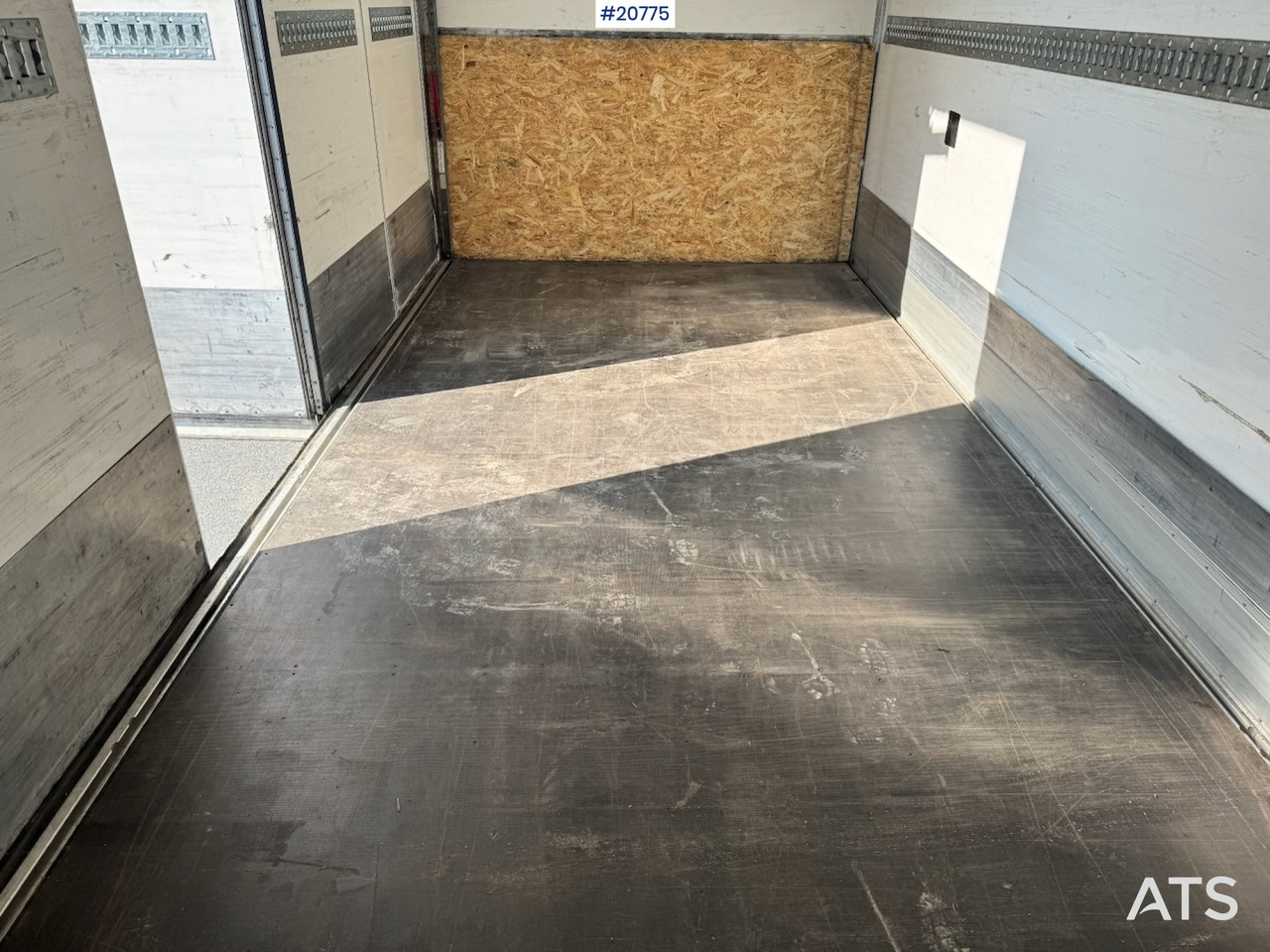 Koffer LKW Mercedes Actros: das Bild 25