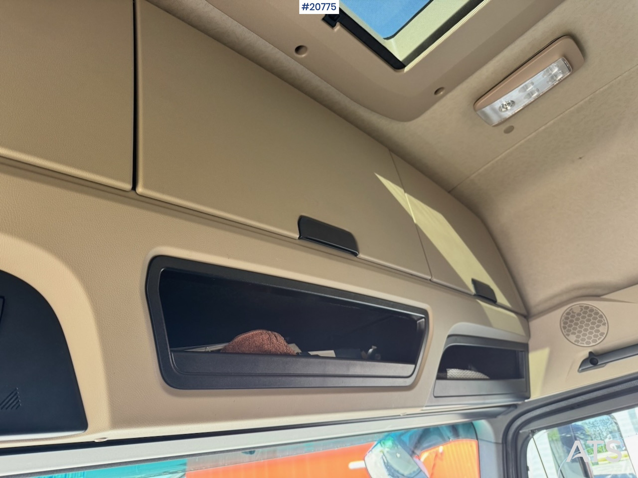 Koffer LKW Mercedes Actros: das Bild 38