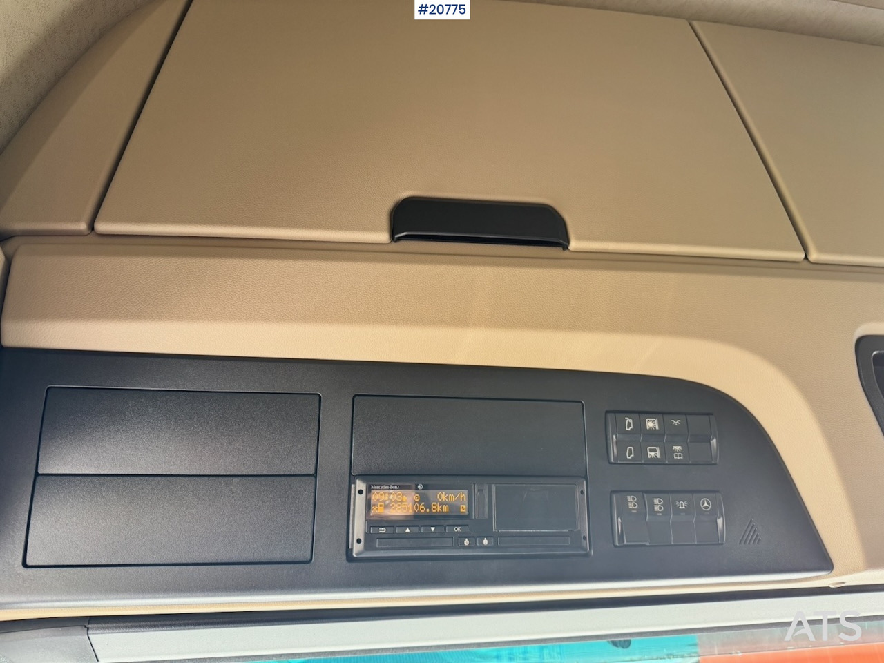 Koffer LKW Mercedes Actros: das Bild 37