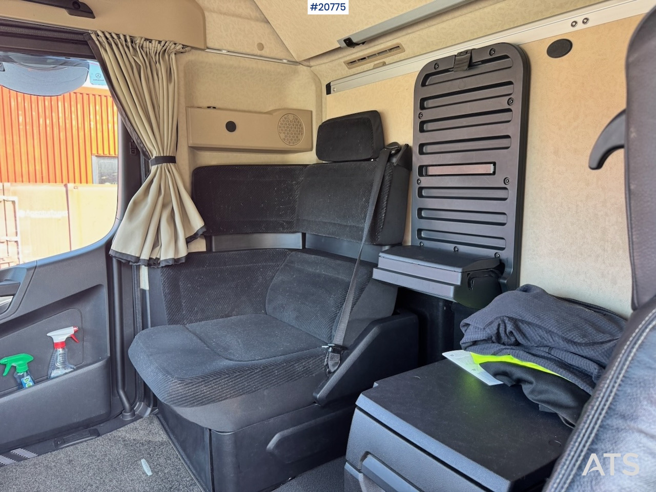 Koffer LKW Mercedes Actros: das Bild 30