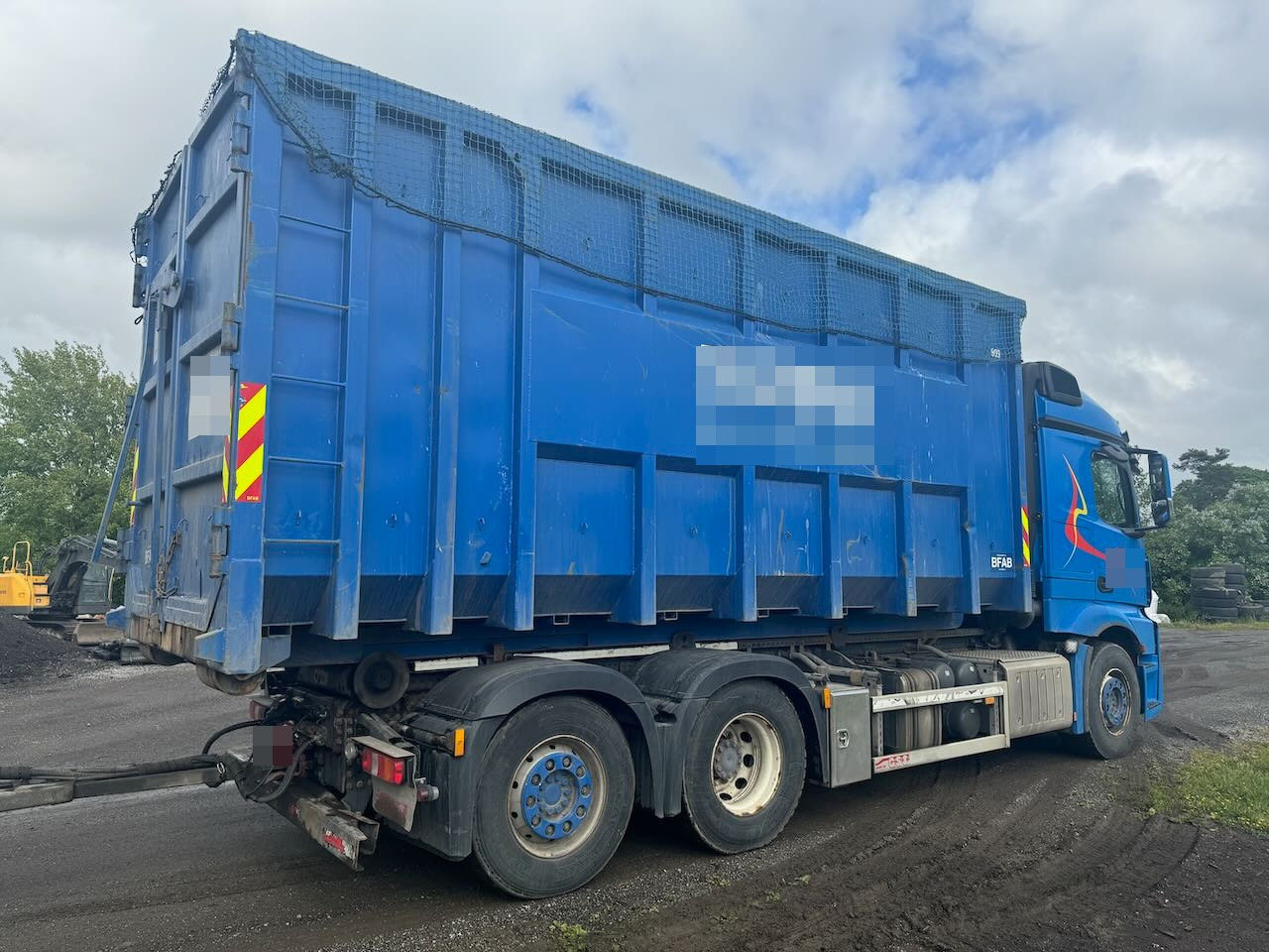 Mercedes Actros - Abrollkipper: das Bild 3 Mercedes Actros - Abrollkipper: das Bild 3