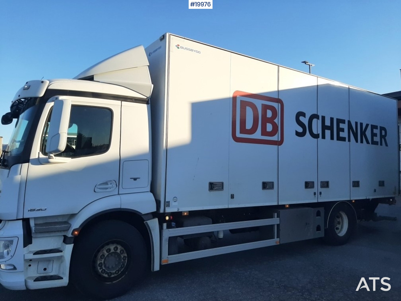 Mercedes Antos 1830 - Koffer LKW: das Bild 2 Mercedes Antos 1830 - Koffer LKW: das Bild 2