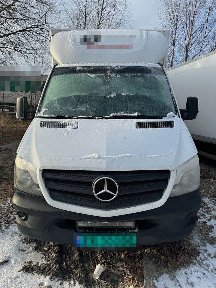 Mercedes Sprinter - Koffer Transporter: das Bild 2 Mercedes Sprinter - Koffer Transporter: das Bild 2