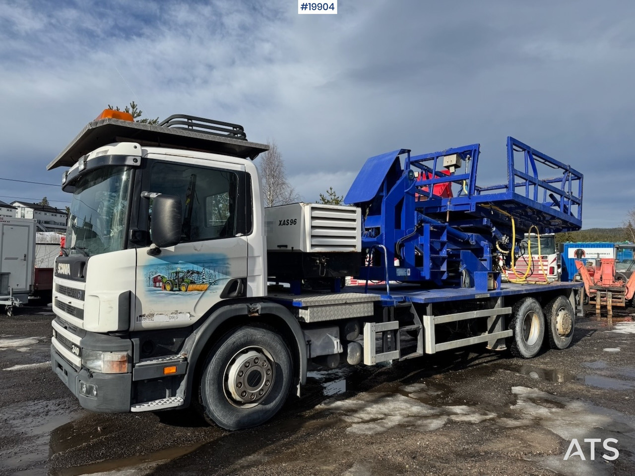 Scania P114 Liftbil m/ Atlas kompressor og 8 meters Lift. EU ok - LKW mit Arbeitsbühne: das Bild 2 Scania P114 Liftbil m/ Atlas kompressor og 8 meters Lift. EU ok - LKW mit Arbeitsbühne: das Bild 2