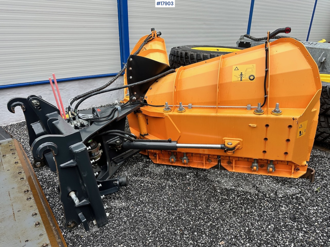 Schmidt V90 - Schneepflug für Baumaschine: das Bild 2 Schmidt V90 - Schneepflug für Baumaschine: das Bild 2