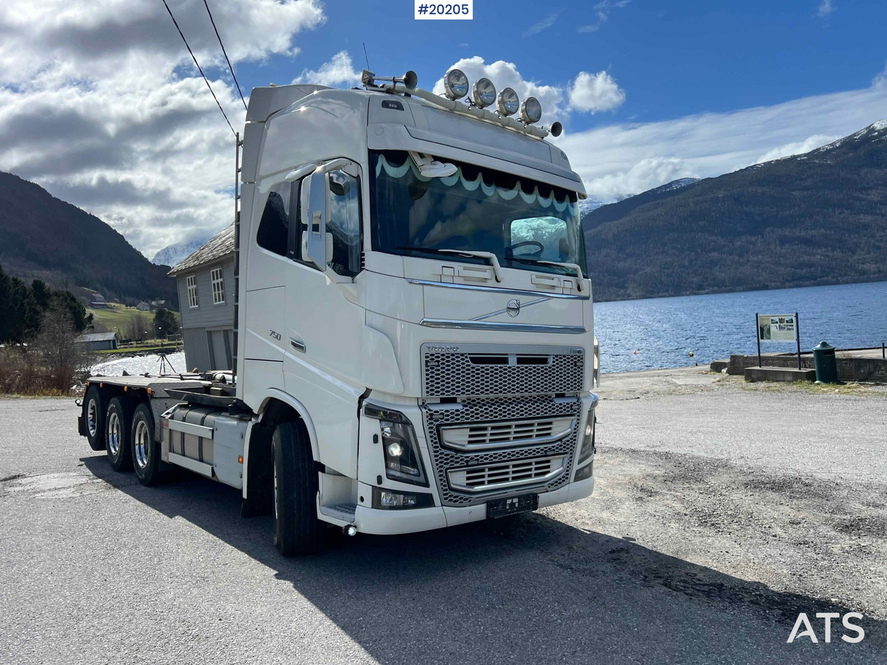 Volvo FH16 750 - Abrollkipper: das Bild 1 Volvo FH16 750 - Abrollkipper: das Bild 1