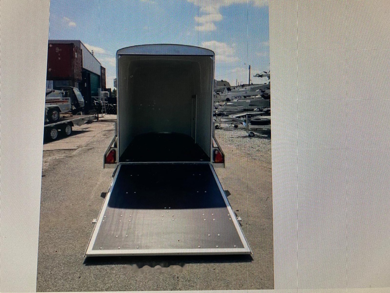 Niewiadów F1334 - Anhänger: das Bild 2 Niewiadów F1334 - Anhänger: das Bild 2