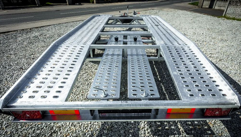 Boro nowa LAWETA szwajcarka 4,50m!! - Autotransporter Anhänger: das Bild 4 Boro nowa LAWETA szwajcarka 4,50m!! - Autotransporter Anhänger: das Bild 4