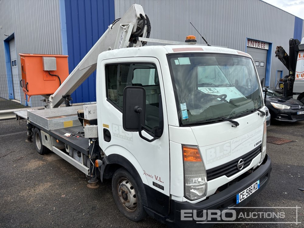 2008 Nissan Cabster 35.11 - LKW mit Arbeitsbühne: das Bild 2 2008 Nissan Cabster 35.11 - LKW mit Arbeitsbühne: das Bild 2