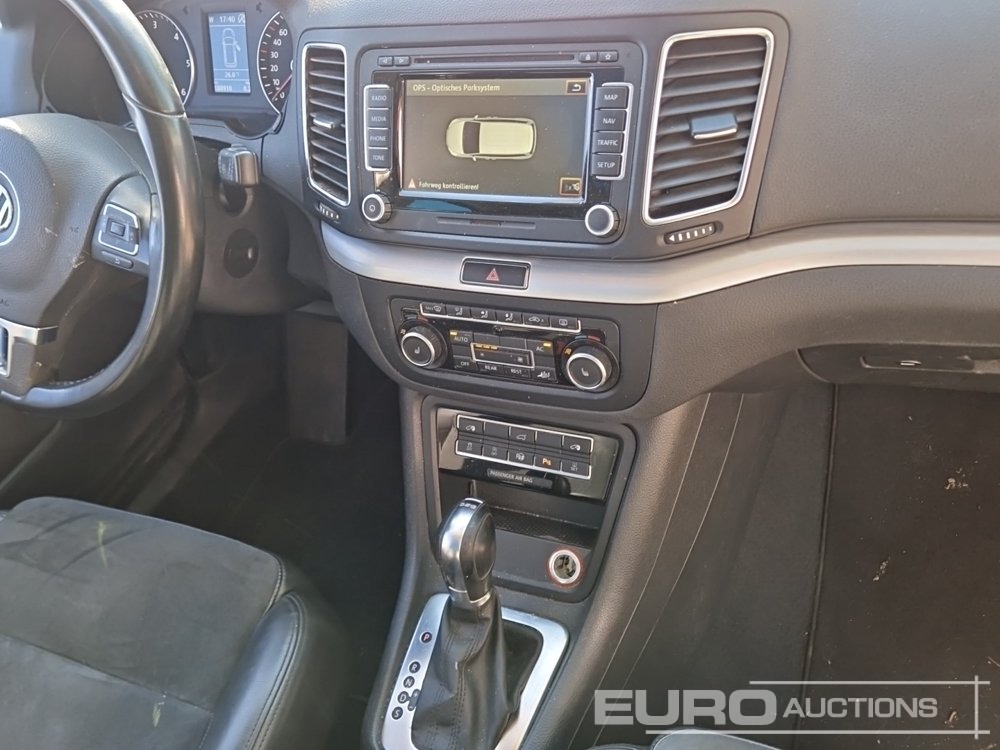 PKW 2010 Volkswagen Sharan: das Bild 28