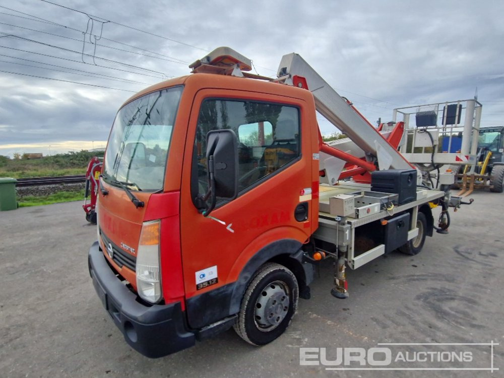 2014 Nissan Cabstar 35.12 - LKW mit Arbeitsbühne: das Bild 1 2014 Nissan Cabstar 35.12 - LKW mit Arbeitsbühne: das Bild 1