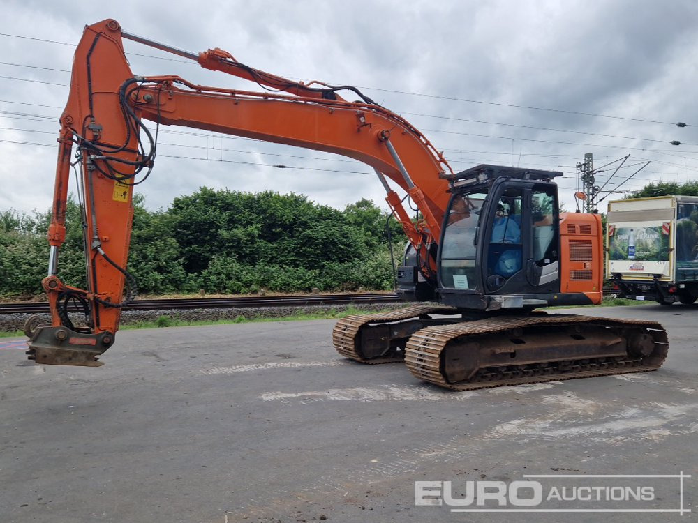2015 Hitachi ZX225USLC-5B - Kettenbagger: das Bild 1 2015 Hitachi ZX225USLC-5B - Kettenbagger: das Bild 1