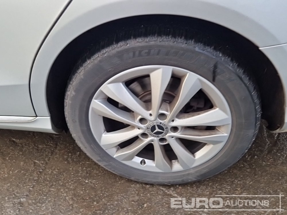 PKW 2019 Mercedes Benz C220D: das Bild 9