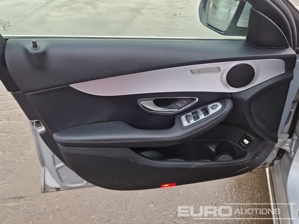 PKW 2019 Mercedes Benz C220D: das Bild 24