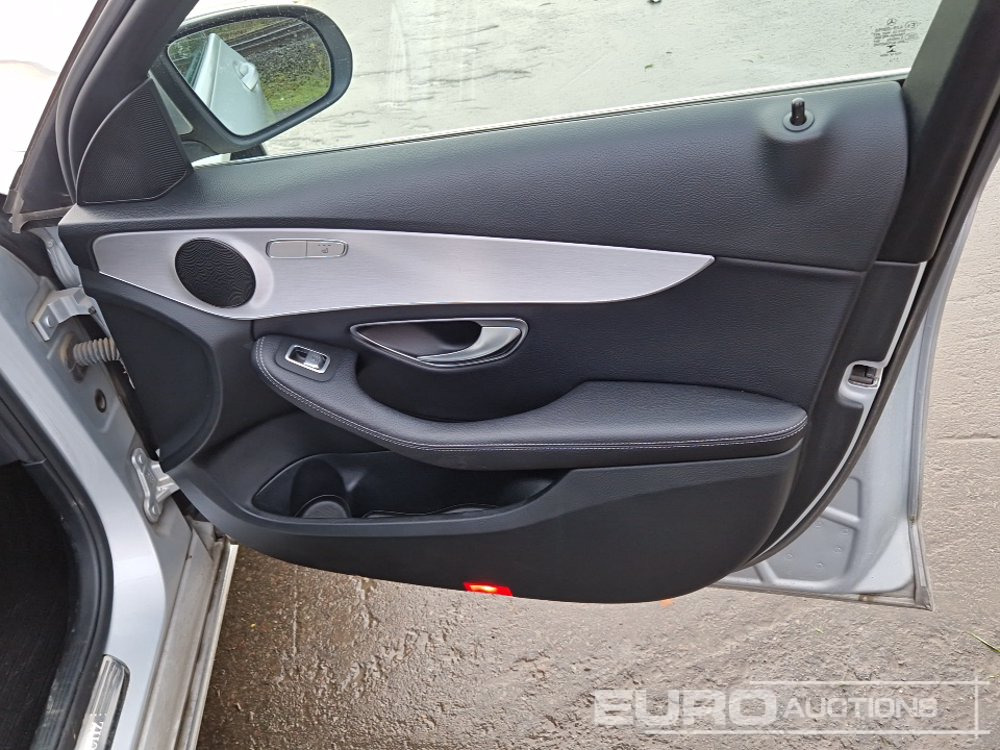 PKW 2019 Mercedes Benz C220D: das Bild 23