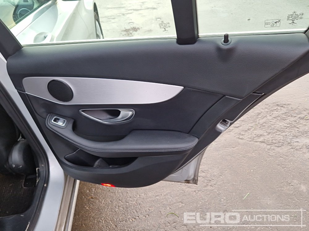 PKW 2019 Mercedes Benz C220D: das Bild 18