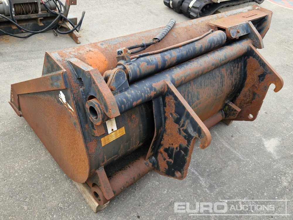 70" Side Tip Bucket to suit CAT Wheeled Loader - Schaufel: das Bild 2 70" Side Tip Bucket to suit CAT Wheeled Loader - Schaufel: das Bild 2