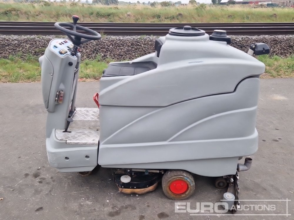 Comac Tripla 75 II - Kehrmaschine: das Bild 2 Comac Tripla 75 II - Kehrmaschine: das Bild 2