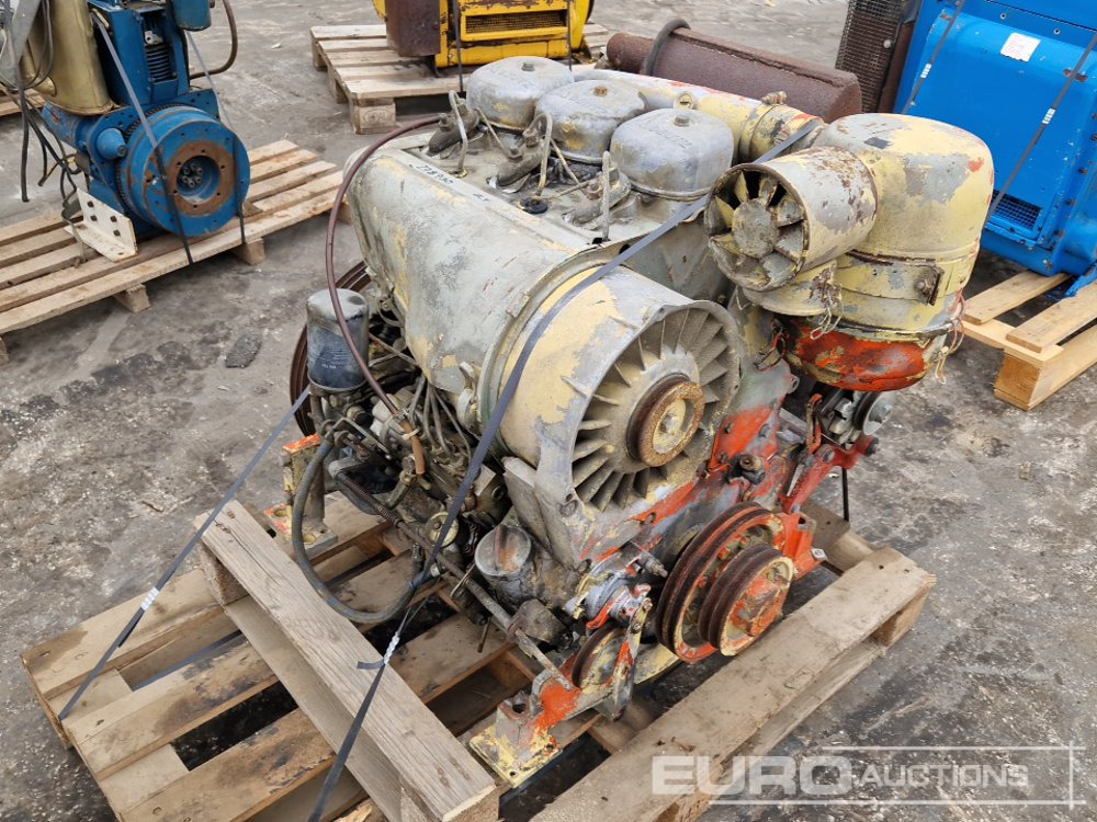 Deutz 3 Cylinder Diesel Engine - Motor: das Bild 1 Deutz 3 Cylinder Diesel Engine - Motor: das Bild 1