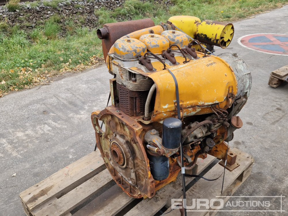 Deutz 3 Cylinder Diesel Engine - Motor: das Bild 1 Deutz 3 Cylinder Diesel Engine - Motor: das Bild 1