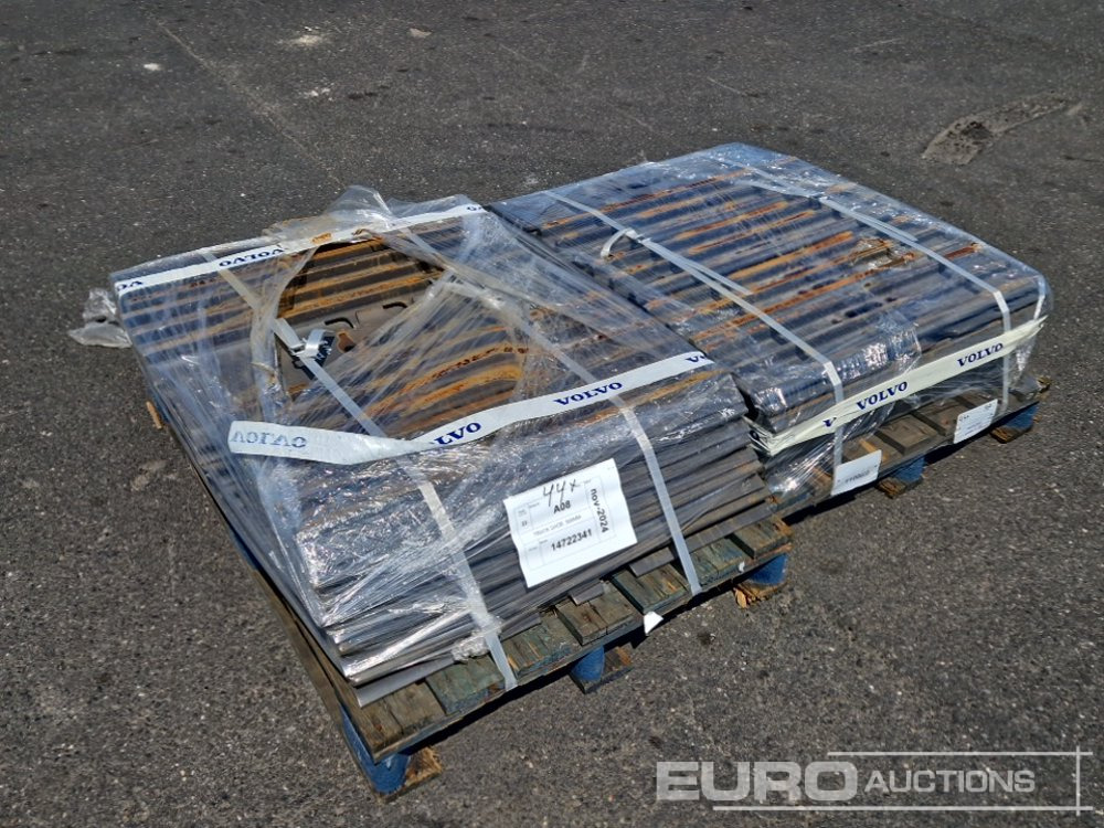 800mm Steel Track Plates to suit Volvo EC200 - Ersatzteile für Bagger: das Bild 1 800mm Steel Track Plates to suit Volvo EC200 - Ersatzteile für Bagger: das Bild 1