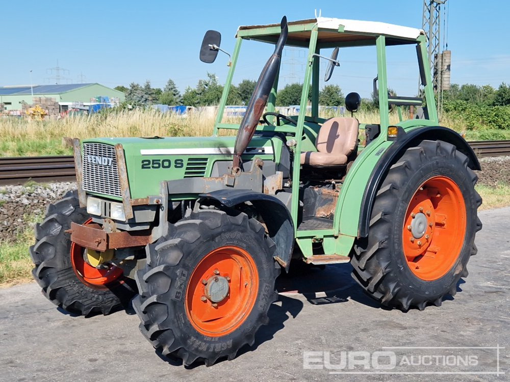 Fendt 250S - Traktor: das Bild 1 Fendt 250S - Traktor: das Bild 1