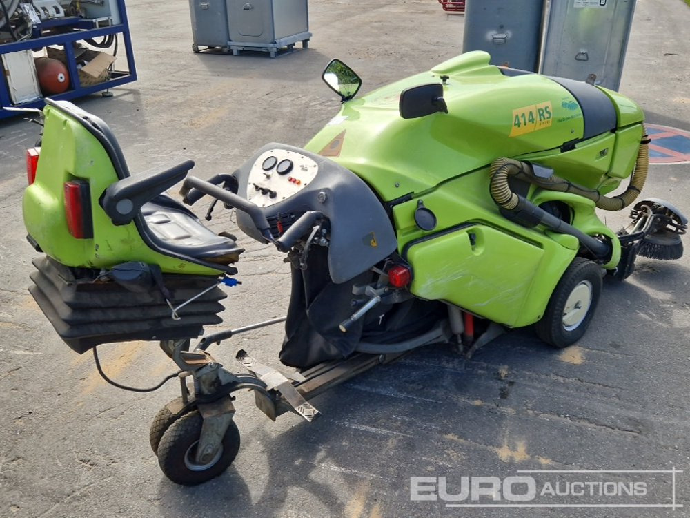 Green Machine 414RS - Kehrmaschine: das Bild 4 Green Machine 414RS - Kehrmaschine: das Bild 4