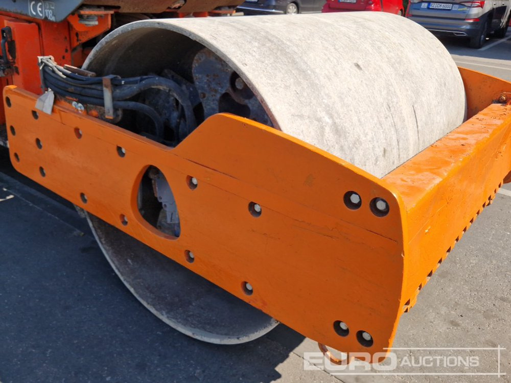 Walzen Hamm 3307: das Bild 10
