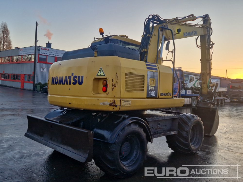 Komatsu PW140-7 - Mobilbagger: das Bild 5 Komatsu PW140-7 - Mobilbagger: das Bild 5