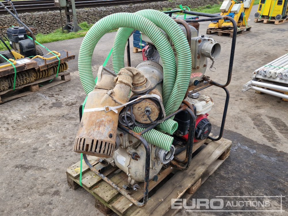 Koshin Pump (3 of) Electric Pump (2 of) - Wasserpumpe: das Bild 1 Koshin Pump (3 of) Electric Pump (2 of) - Wasserpumpe: das Bild 1