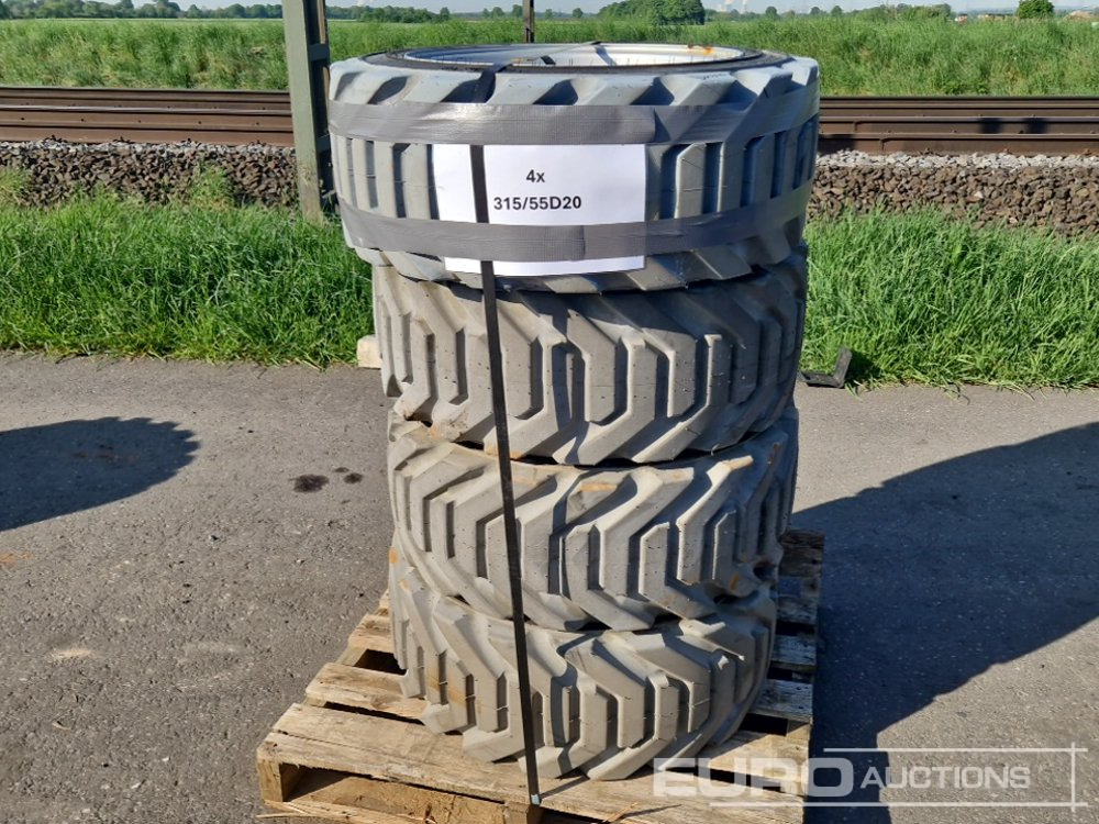 Outrigger 315/55D20 Tyres with Rims (4 of) - Reifen: das Bild 1 Outrigger 315/55D20 Tyres with Rims (4 of) - Reifen: das Bild 1