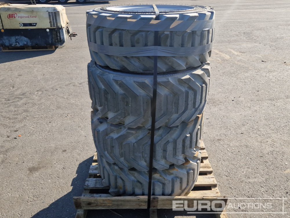 Outrigger 315/55D20 Tyres with Rims (4 of) - Reifen: das Bild 2 Outrigger 315/55D20 Tyres with Rims (4 of) - Reifen: das Bild 2