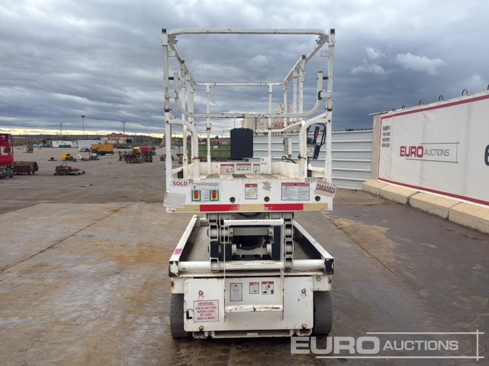 2014 Haulotte Compact 10 - Scherenbühne: das Bild 4 2014 Haulotte Compact 10 - Scherenbühne: das Bild 4