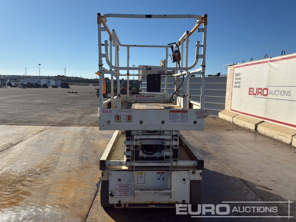 2014 Haulotte Compact 10 - Scherenbühne: das Bild 4 2014 Haulotte Compact 10 - Scherenbühne: das Bild 4