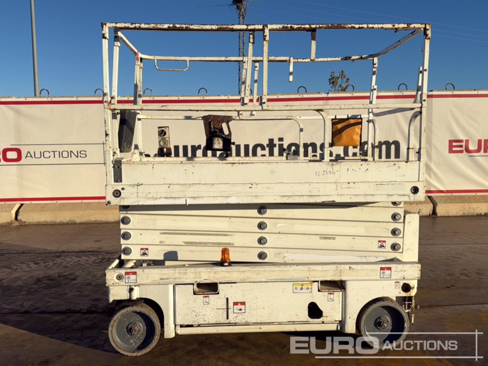 2014 Haulotte Compact 12 - Scherenbühne: das Bild 2 2014 Haulotte Compact 12 - Scherenbühne: das Bild 2