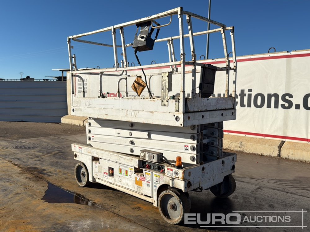 2014 Haulotte Compact 12 - Scherenbühne: das Bild 3 2014 Haulotte Compact 12 - Scherenbühne: das Bild 3