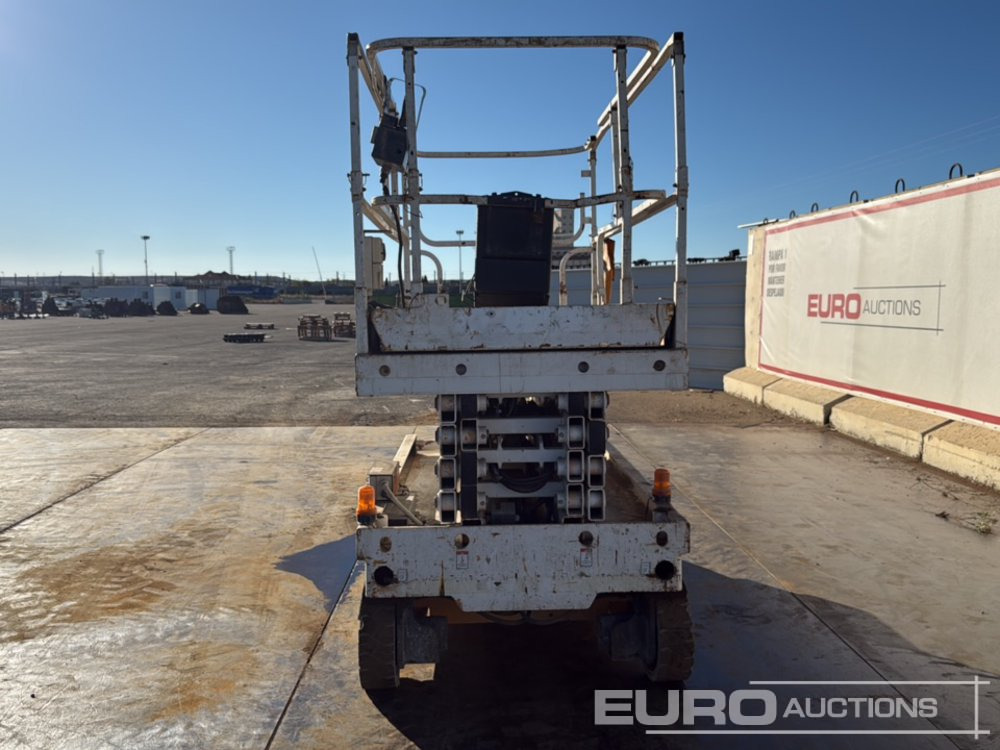 2014 Haulotte Compact 12 - Scherenbühne: das Bild 4 2014 Haulotte Compact 12 - Scherenbühne: das Bild 4